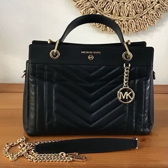 Michael Kors Susan Black Leather Quilted Medium Bag - Picture 2 of 15